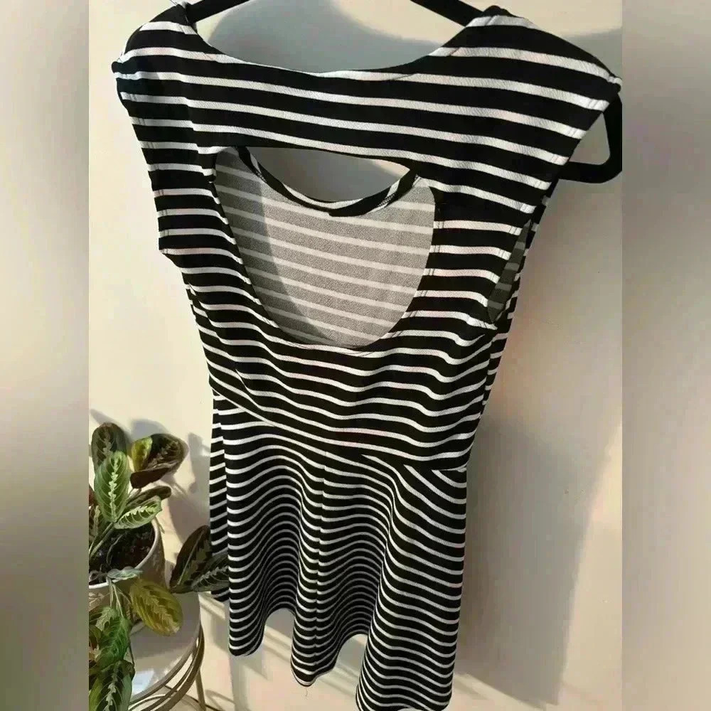 REBEL SUGAR dress - Picture 3 of 4